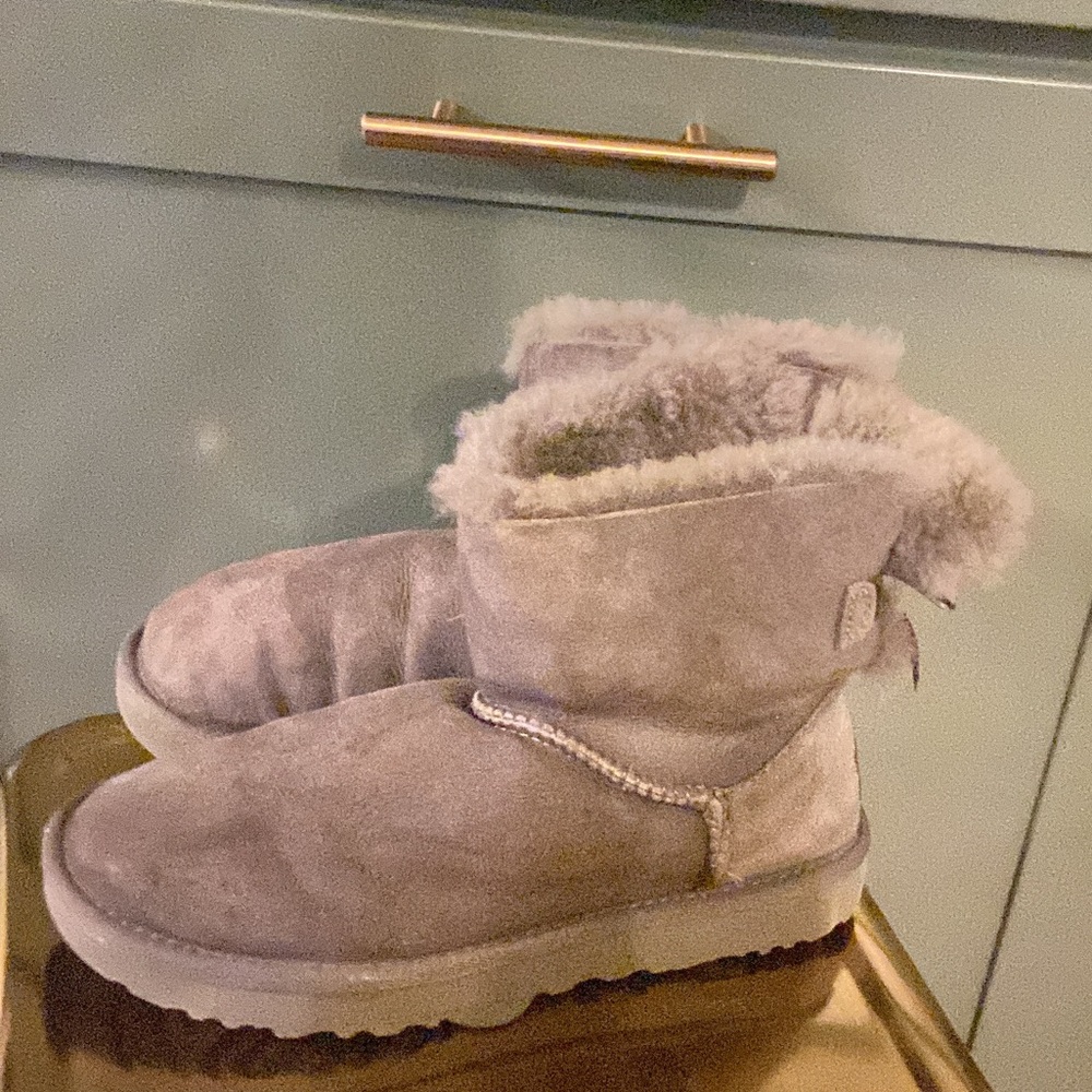 UGG Bailey bows boots - Picture 2 of 3